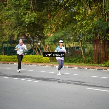 Runner Photo 8398268