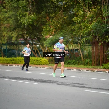 Runner Photo 8398270