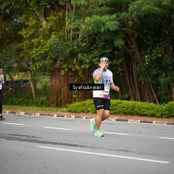 Runner Photo 8398275