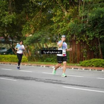 Runner Photo 8398278