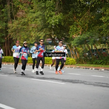 Runner Photo 8398281
