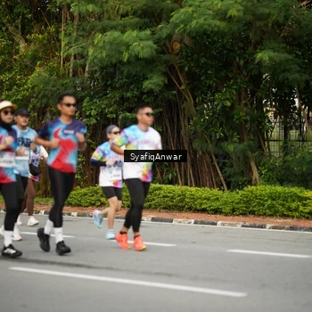 Runner Photo 8398283