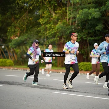 Runner Photo 8398285