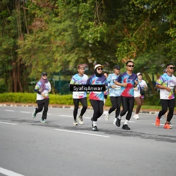 Runner Photo 8398286