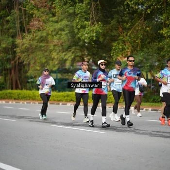 Runner Photo 8398287