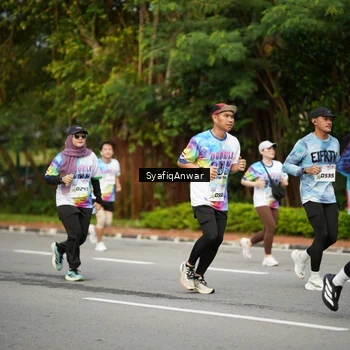 Runner Photo 8398288