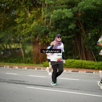 Runner Photo 8398291