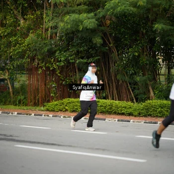 Runner Photo 8398304