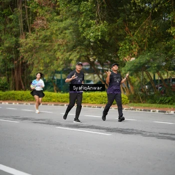 Runner Photo 8398311