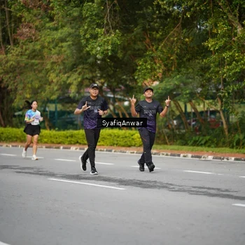 Runner Photo 8398312