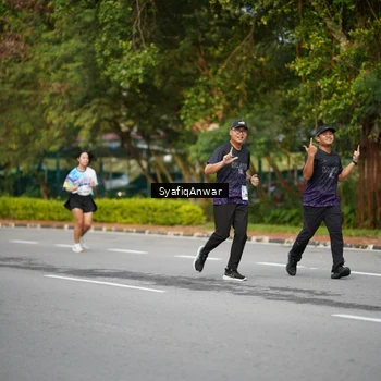 Runner Photo 8398317