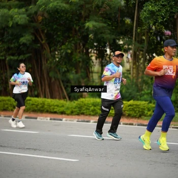 Runner Photo 8398329