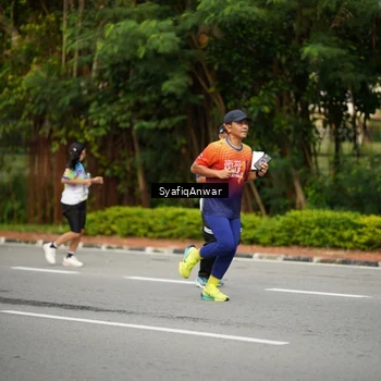 Runner Photo 8398330