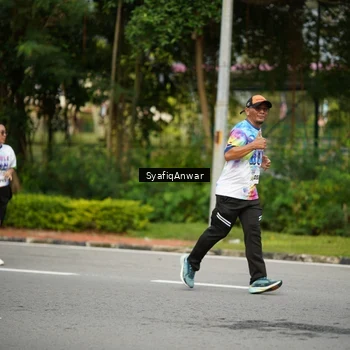 Runner Photo 8398331