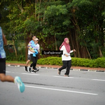 Runner Photo 8398335