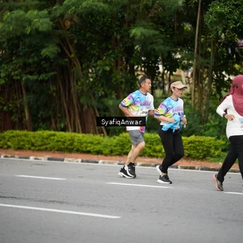 Runner Photo 8398345