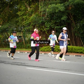 Runner Photo 8398354