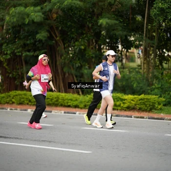 Runner Photo 8398355