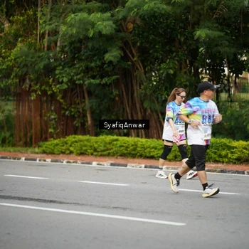Runner Photo 8398358