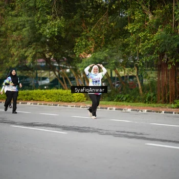 Runner Photo 8398364