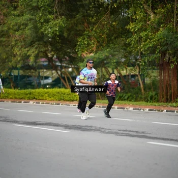 Runner Photo 8398379