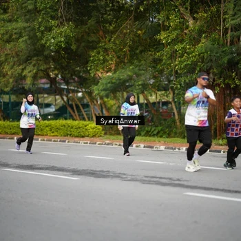 Runner Photo 8398389