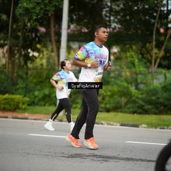 Runner Photo 8398420