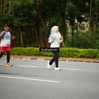 Runner Photo 8398454