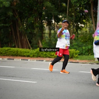 Runner Photo 8398459