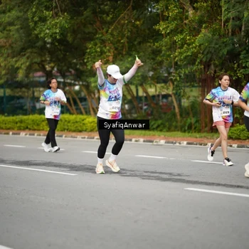 Runner Photo 8398505