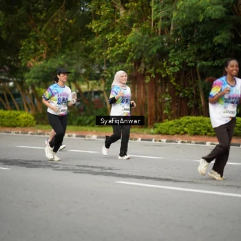 Runner Photo 8398509