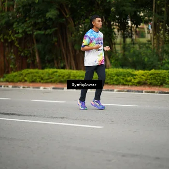 Runner Photo 8398537