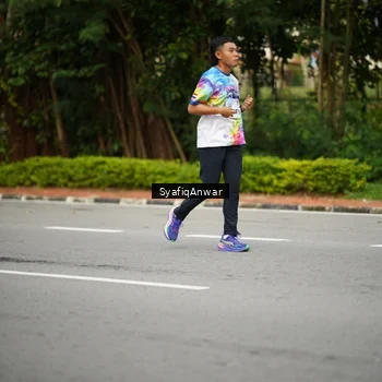 Runner Photo 8398542
