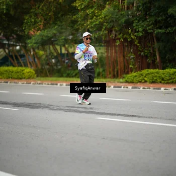 Runner Photo 8398544