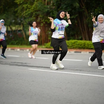 Runner Photo 8398602