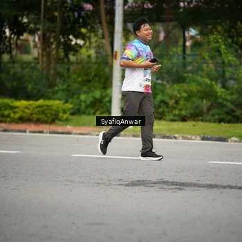 Runner Photo 8398711