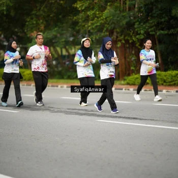 Runner Photo 8398716