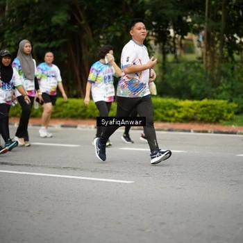 Runner Photo 8398734