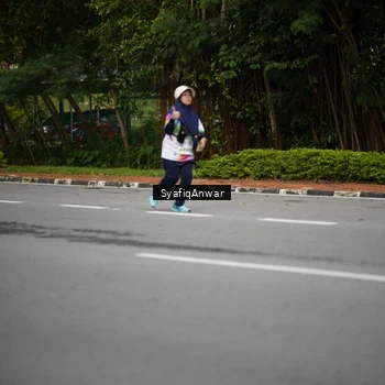 Runner Photo 8398761