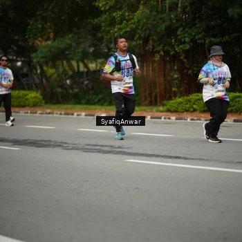 Runner Photo 8398771