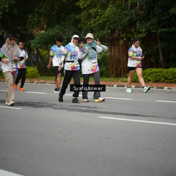 Runner Photo 8398824