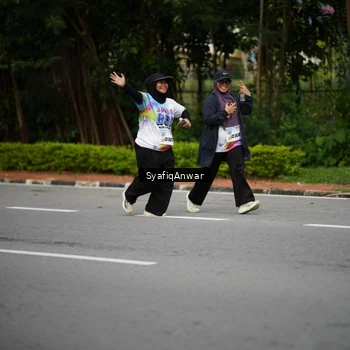 Runner Photo 8398916