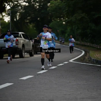 Runner Photo 8398985