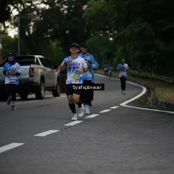 Runner Photo 8398986