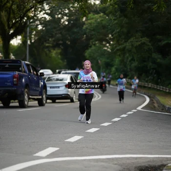 Runner Photo 8399000