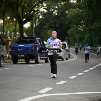 Runner Photo 8399001