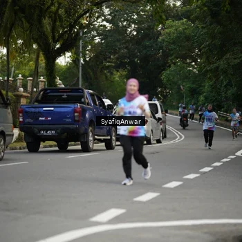 Runner Photo 8399004