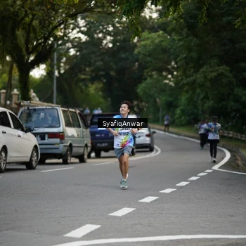 Runner Photo 8399005