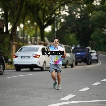 Runner Photo 8399010