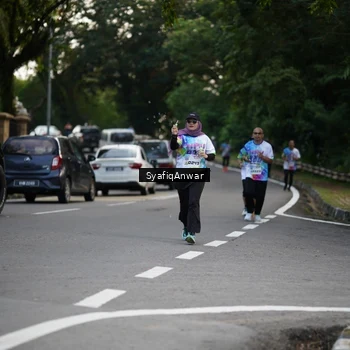 Runner Photo 8399018